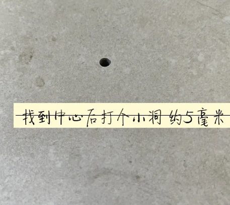普定瓷砖空鼓维修公司专业解答在瓷砖铺贴过程中，如果砂料搅拌不均匀，将会带来以下问题